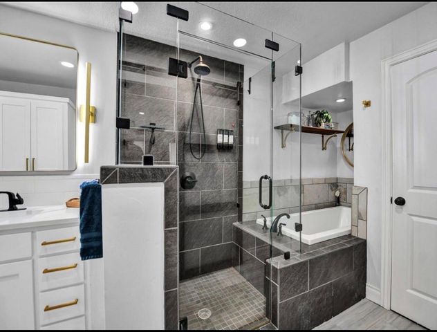 608 Casas Del Norte Court, Granbury, TX 76049