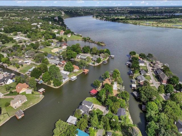 608 Casas Del Norte Court, Granbury, TX 76049
