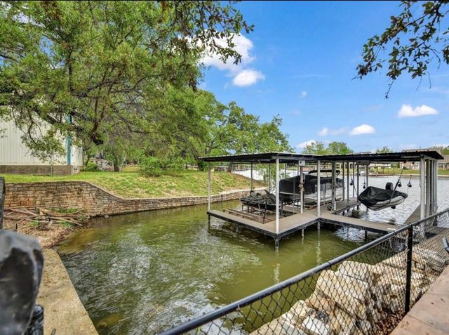 608 Casas Del Norte Court, Granbury, TX 76049