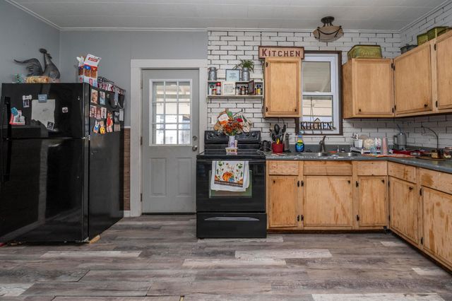 25 W Front Street, New Holland, OH 43145