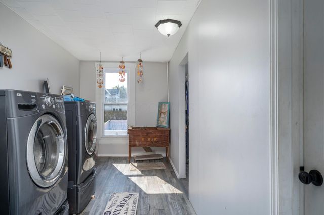 25 W Front Street, New Holland, OH 43145