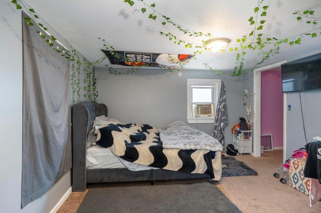 25 W Front Street, New Holland, OH 43145