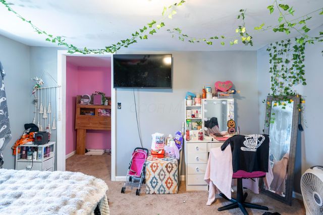 25 W Front Street, New Holland, OH 43145