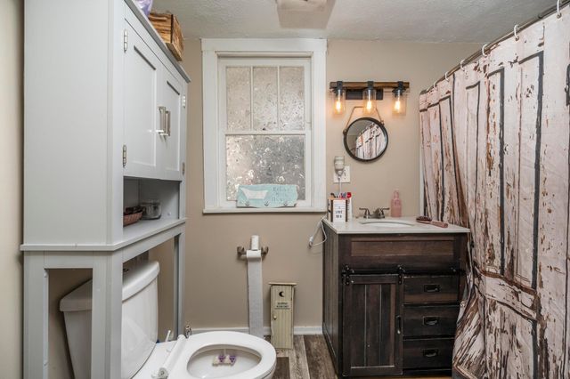 25 W Front Street, New Holland, OH 43145