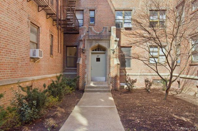 37 Summit Avenue 3A, Port Chester, NY 10573