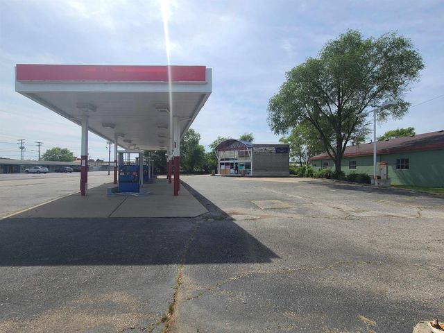 2811 Cassopolis Street, Elkhart, IN 46514