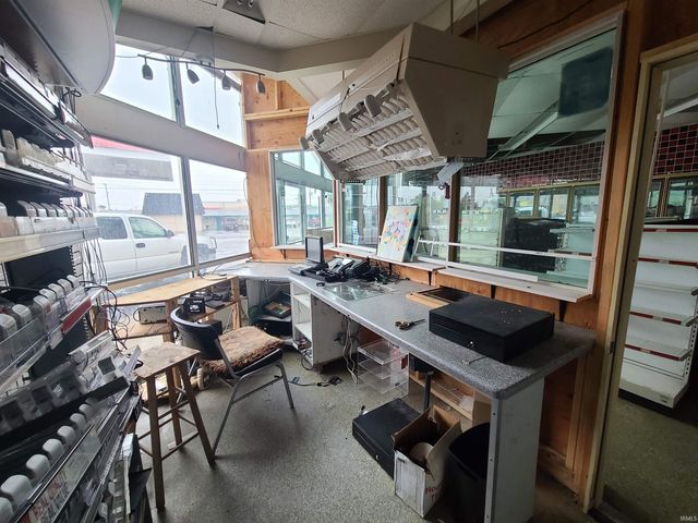 2811 Cassopolis Street, Elkhart, IN 46514