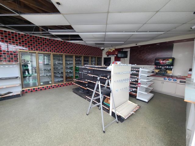 2811 Cassopolis Street, Elkhart, IN 46514