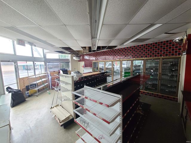 2811 Cassopolis Street, Elkhart, IN 46514