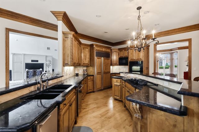 503 Greenhill Park Avenue, Mt Pleasant, TX 75455