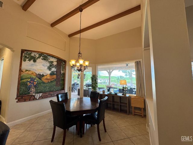 15507 Casa Club Drive, Bakersfield, CA 93306