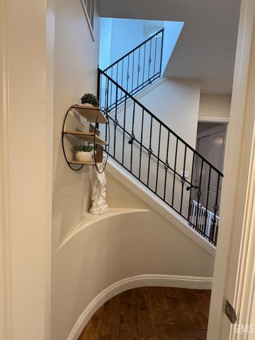 15507 Casa Club Drive, Bakersfield, CA 93306