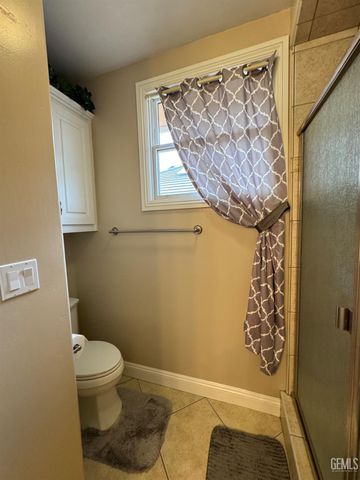 15507 Casa Club Drive, Bakersfield, CA 93306