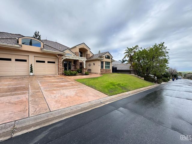 15507 Casa Club Drive, Bakersfield, CA 93306