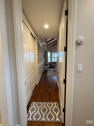 15507 Casa Club Drive, Bakersfield, CA 93306