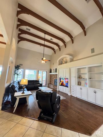 15507 Casa Club Drive, Bakersfield, CA 93306