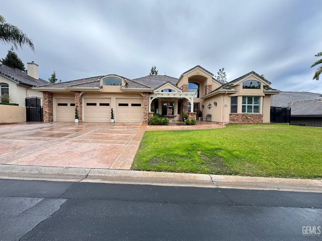 15507 Casa Club Drive, Bakersfield, CA 93306