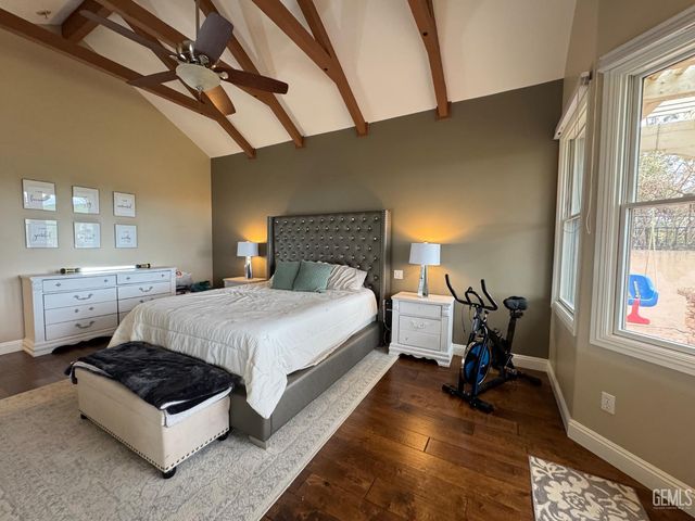 15507 Casa Club Drive, Bakersfield, CA 93306