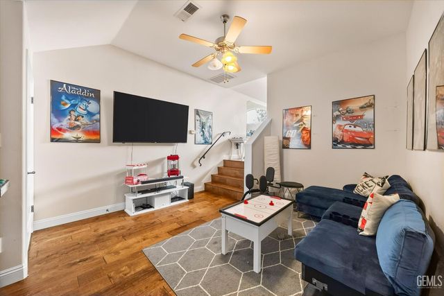 15507 Casa Club Drive, Bakersfield, CA 93306