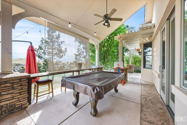 15507 Casa Club Drive, Bakersfield, CA 93306