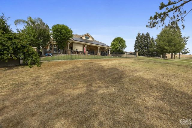 15507 Casa Club Drive, Bakersfield, CA 93306