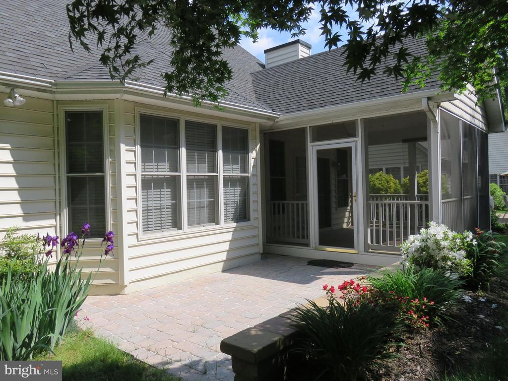 Image 3 of property listing at 2623 SALFORD DR, Crofton, MD 21114