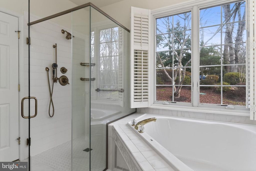 Image 37 of property listing at 2623 SALFORD DR, Crofton, MD 21114