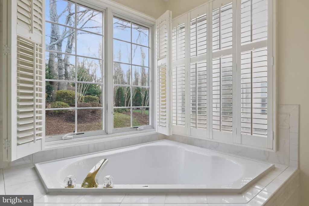 Image 38 of property listing at 2623 SALFORD DR, Crofton, MD 21114