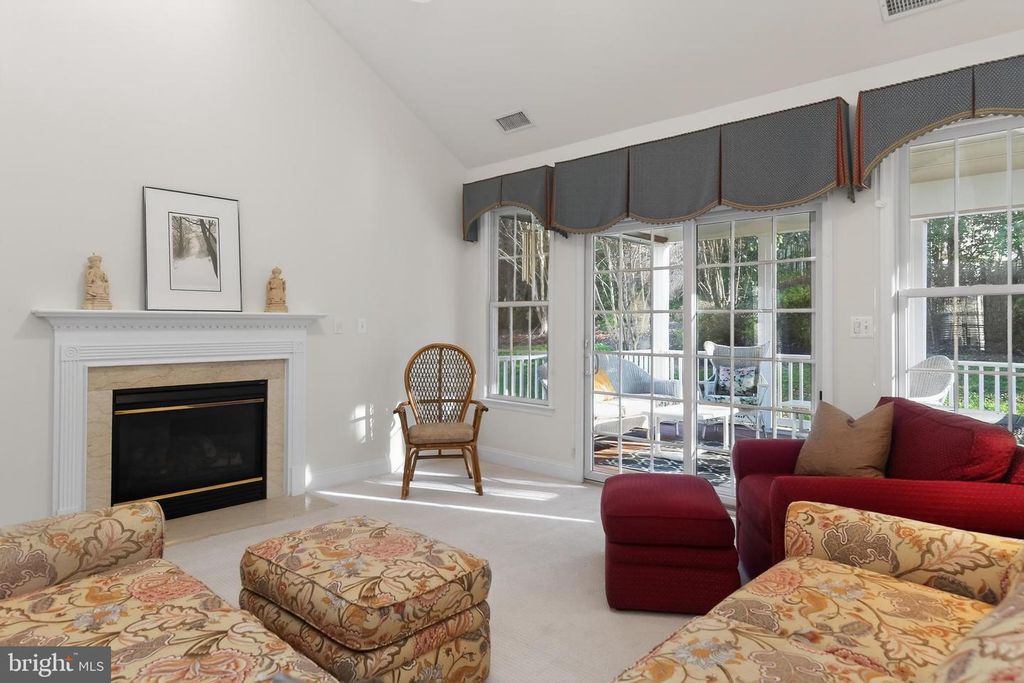 Image 9 of property listing at 2623 SALFORD DR, Crofton, MD 21114