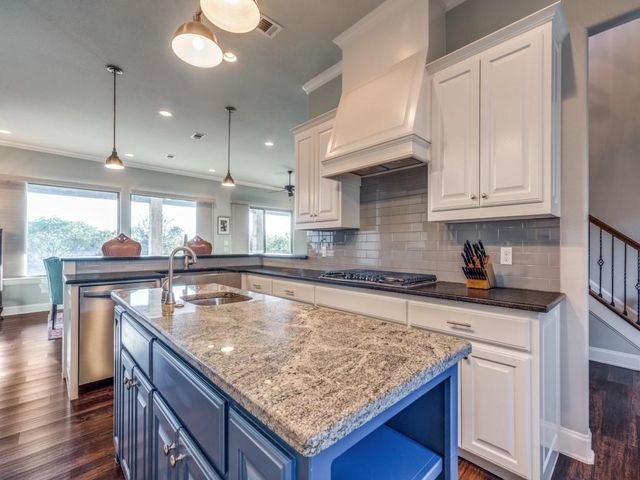 165 Cote D Azur, Chico, TX 76431