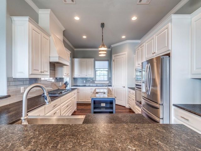 165 Cote D Azur, Chico, TX 76431