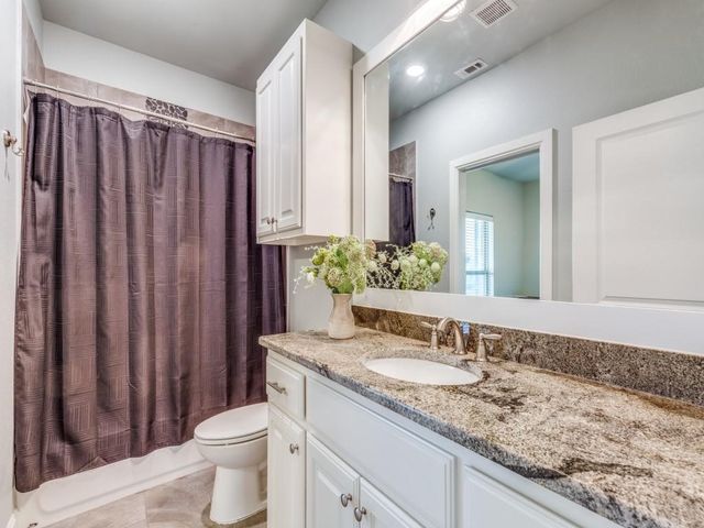 165 Cote D Azur, Chico, TX 76431