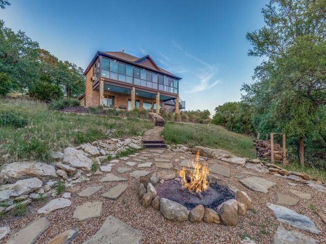 165 Cote D Azur, Chico, TX 76431