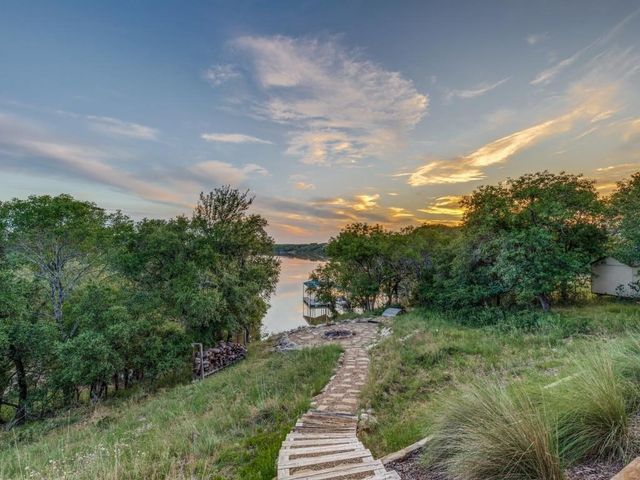 165 Cote D Azur, Chico, TX 76431