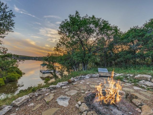 165 Cote D Azur, Chico, TX 76431