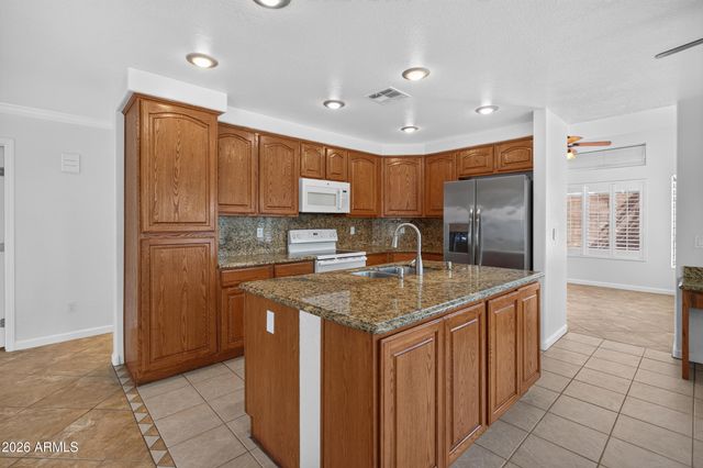 6321 E ROLAND Street, Mesa, AZ 85215