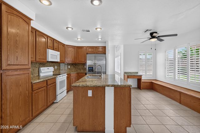 6321 E ROLAND Street, Mesa, AZ 85215