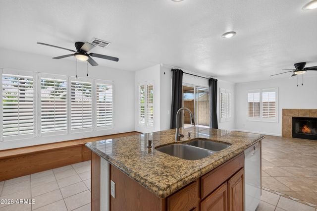 6321 E ROLAND Street, Mesa, AZ 85215