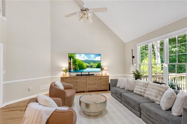 524 Summer Terrace, Woodstock, GA 30189