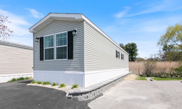 88 A Brookwood Drive, Salem, NH 03079