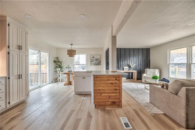 10036 Wedd Drive, Overland Park, KS 66212