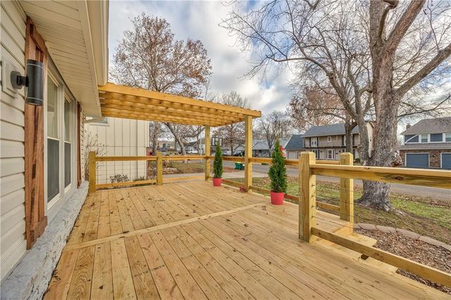 10036 Wedd Drive, Overland Park, KS 66212