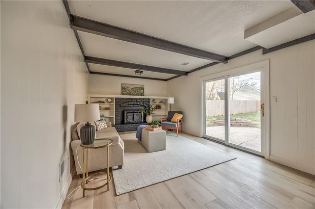 10036 Wedd Drive, Overland Park, KS 66212