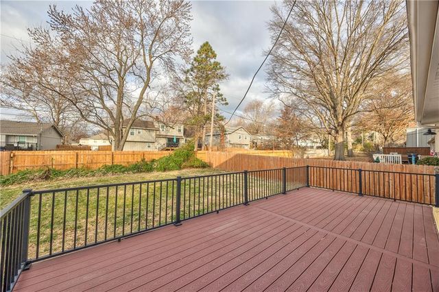 10036 Wedd Drive, Overland Park, KS 66212