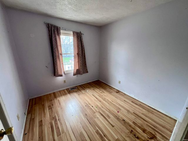 240 & 242 W Main Street, Ellettsville, IN 47429