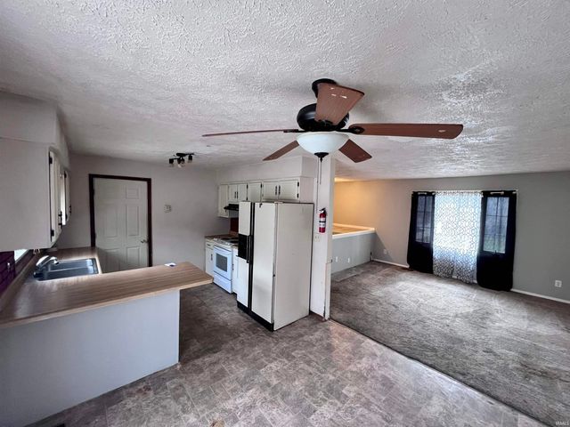 240 & 242 W Main Street, Ellettsville, IN 47429