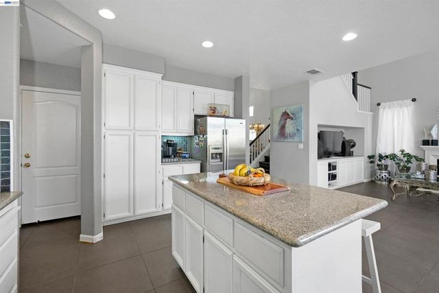 25085 Silverthorne Pl., Hayward, CA 94544