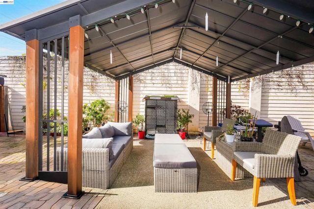 25085 Silverthorne Pl., Hayward, CA 94544