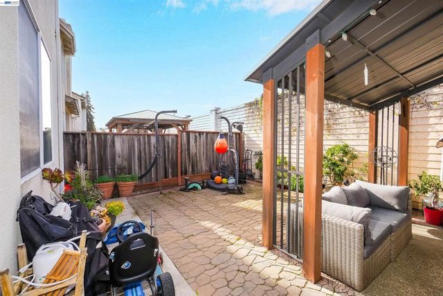 25085 Silverthorne Pl., Hayward, CA 94544