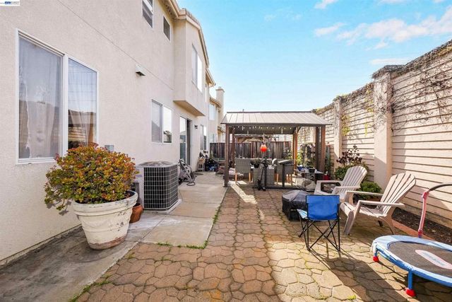 25085 Silverthorne Pl., Hayward, CA 94544